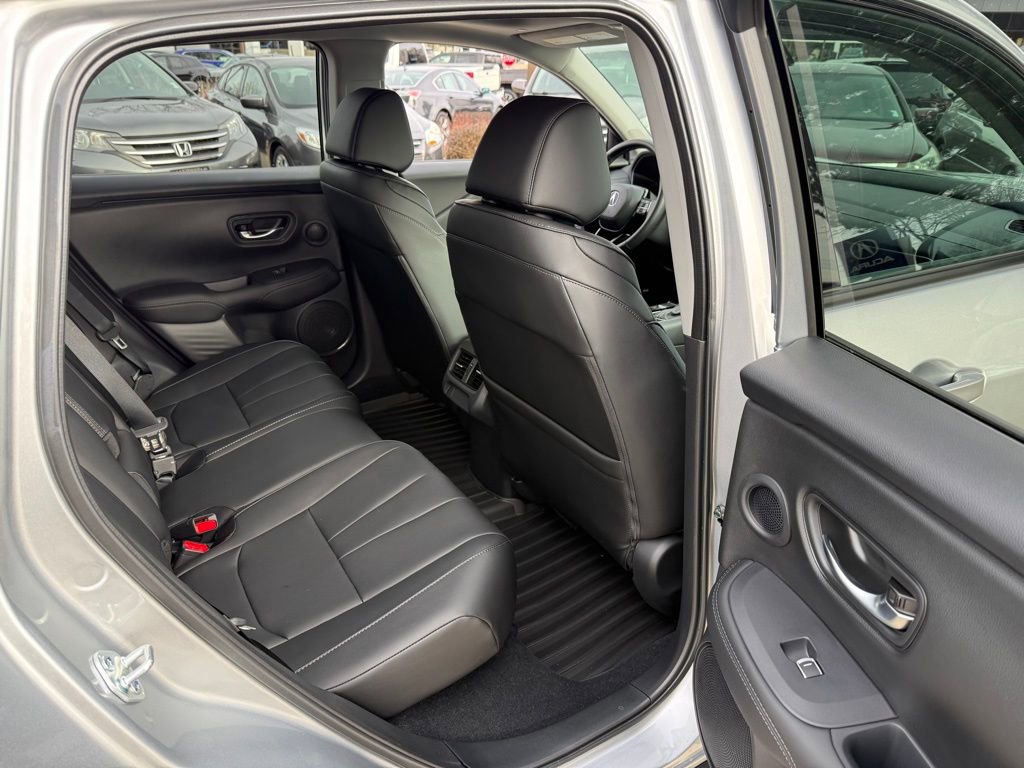 Certified 2025 Acura ADX AWD image 21