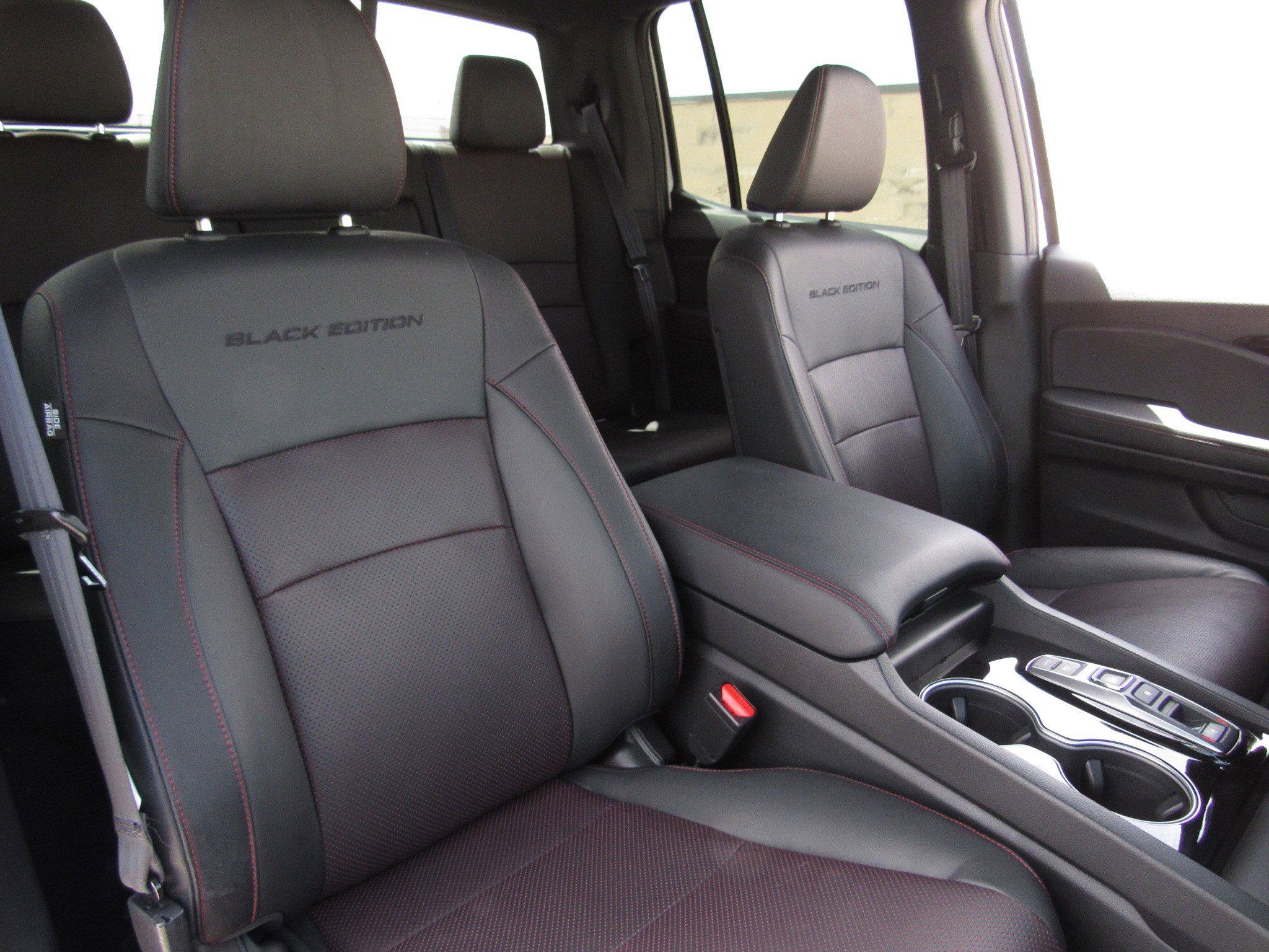 Certified 2025 Honda Ridgeline Black Edition image 11