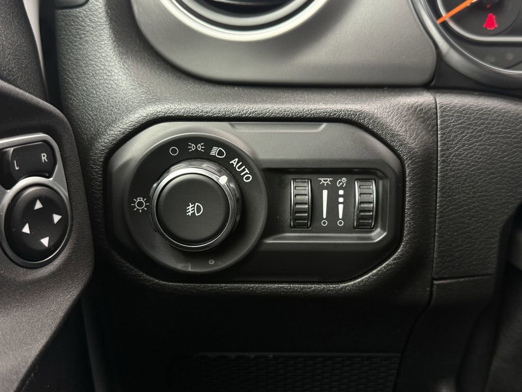 Used 2021 Jeep Wrangler Sport image 14