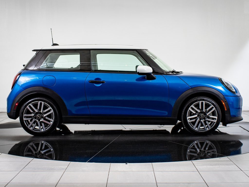 Certified 2025 MINI Cooper 2-Door Hardtop image 11
