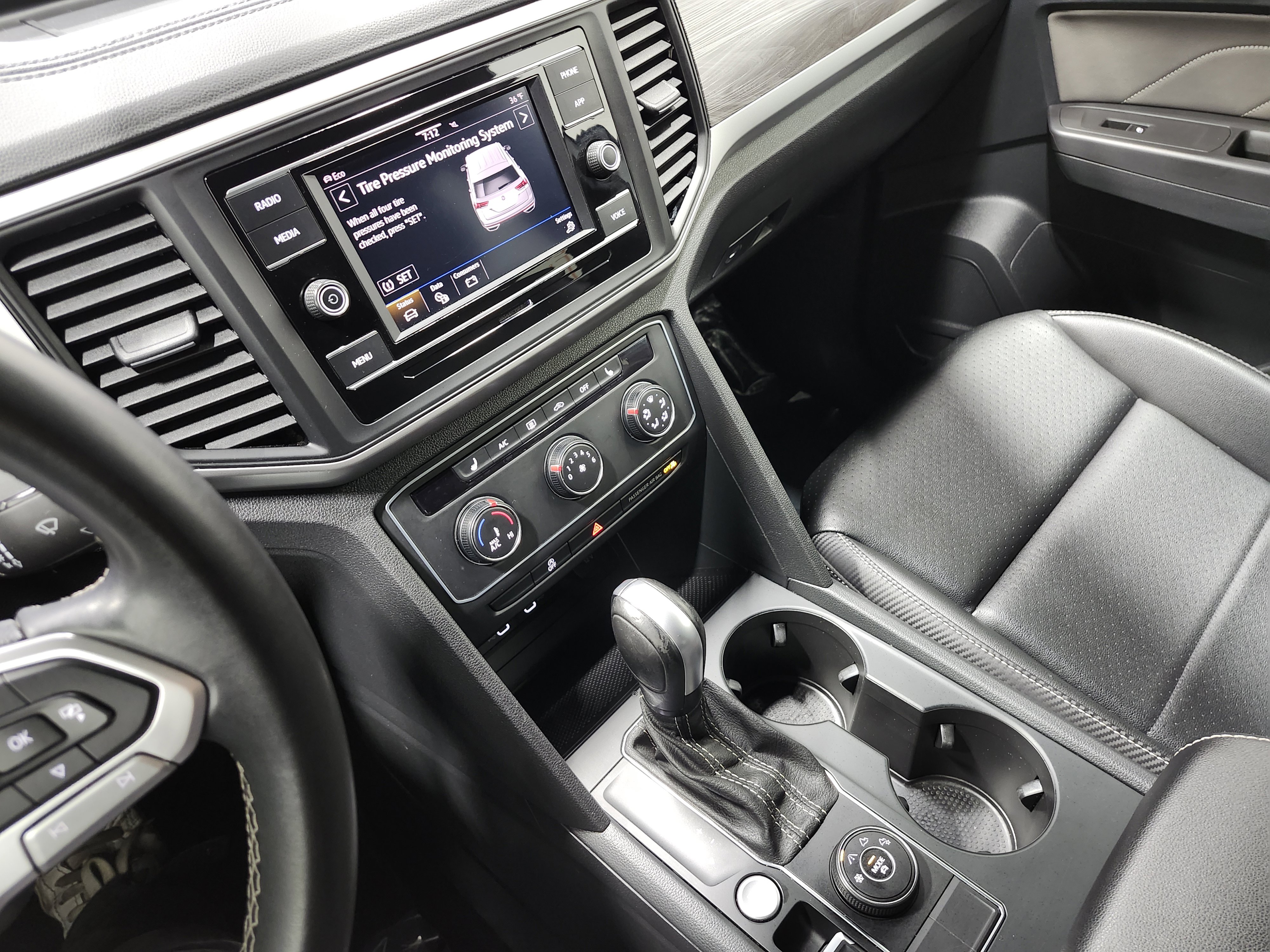 Used 2022 Volkswagen Atlas Cross Sport SE AWD/4WD image 31