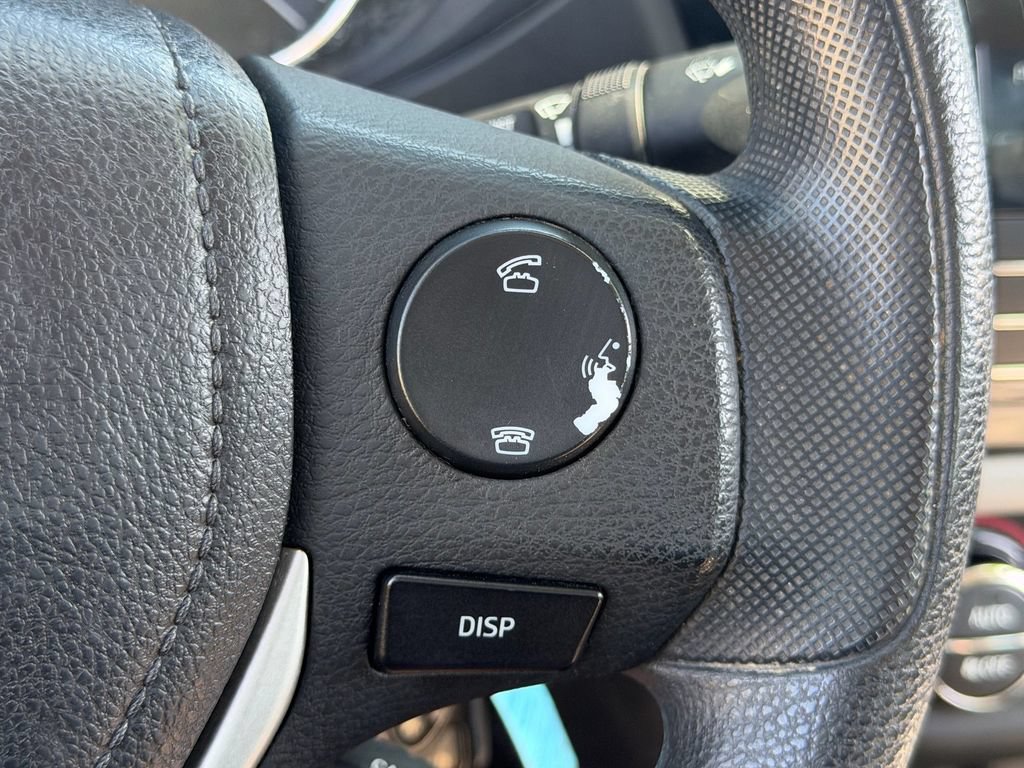 Used 2015 Toyota Corolla LE FWD image 25