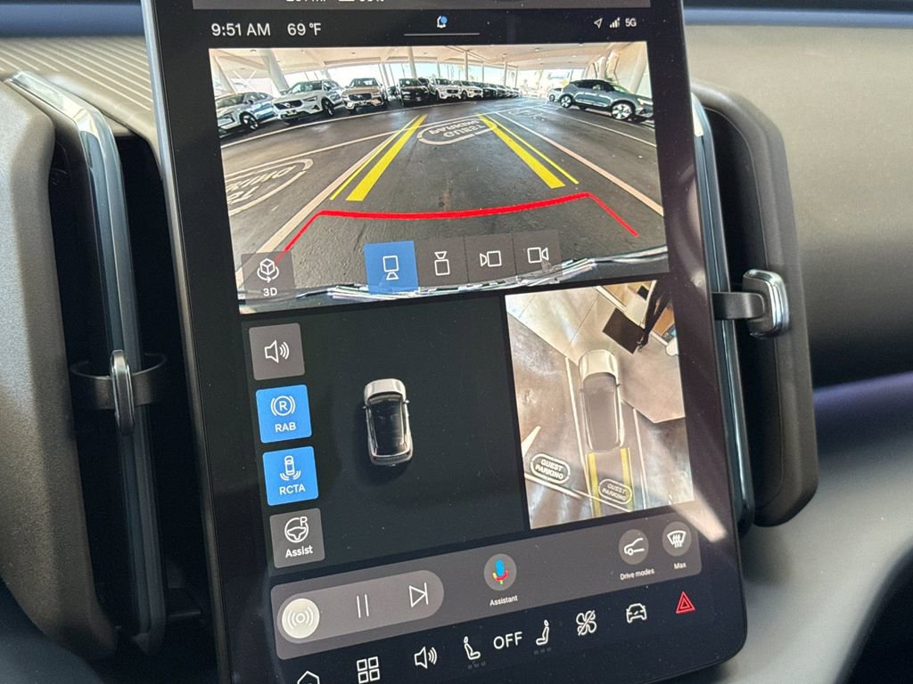 New 2026 Volvo EX30 Ultra w/ Climate Package image 19