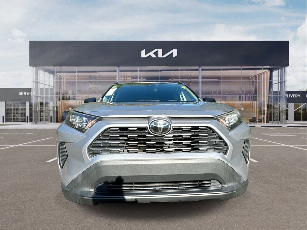 Used 2021 Toyota RAV4 LE image 3