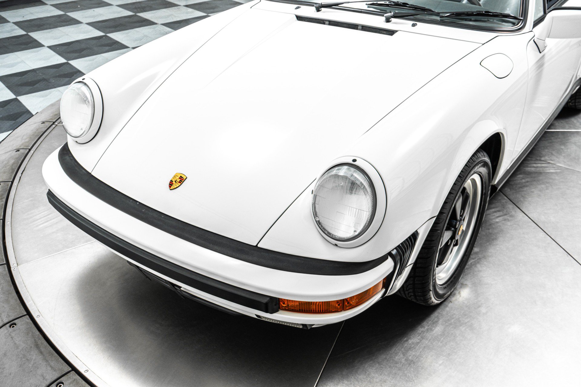 Used 1989 Porsche 911 Carrera RWD image 31