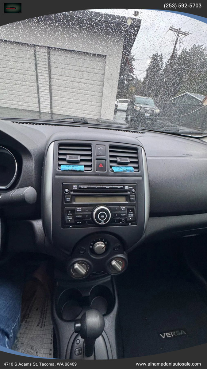 Used 2012 Nissan Versa SV w/ Convenience Pkg image 11