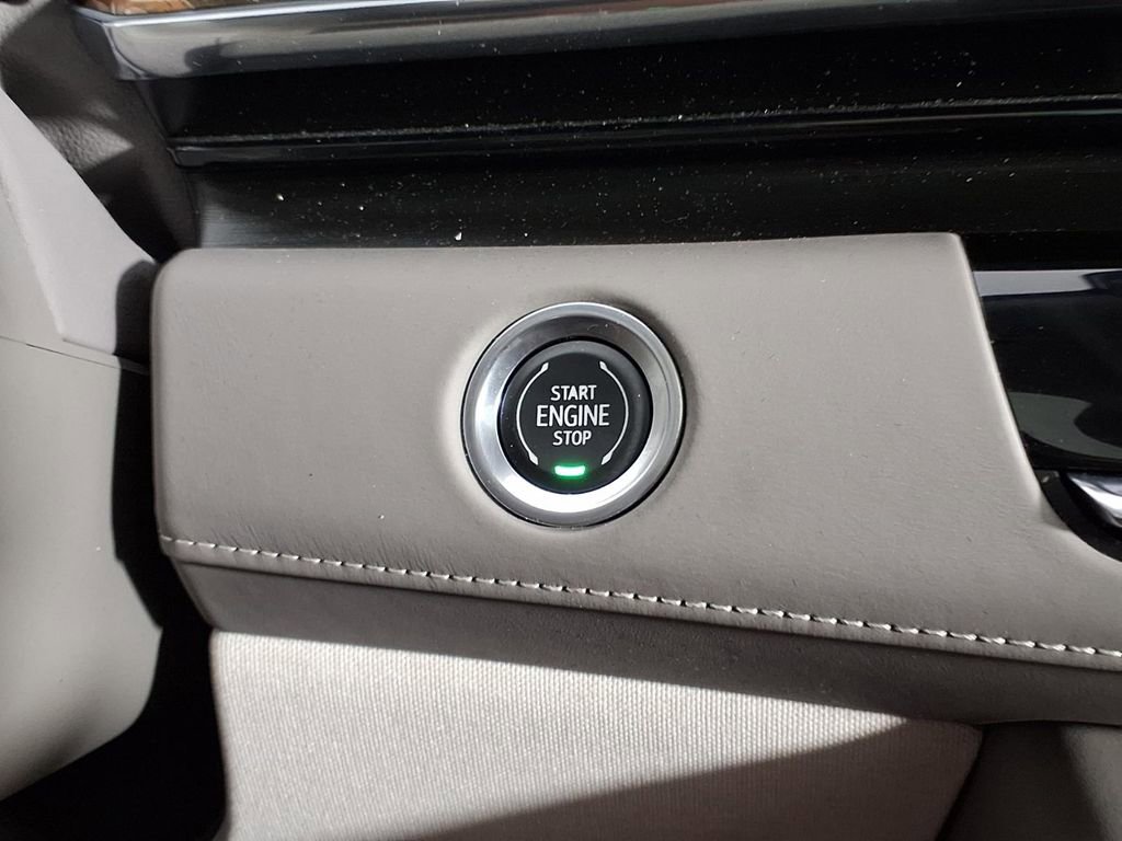 Used 2022 Cadillac Escalade Premium Luxury Platinum RWD image 21