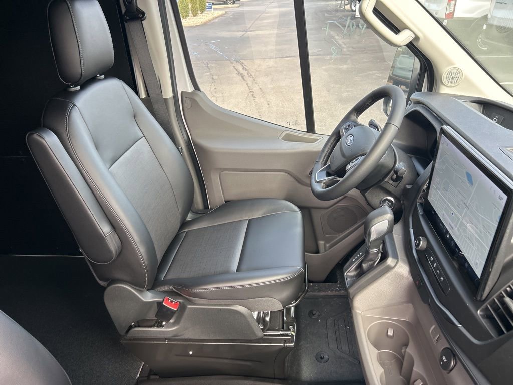 New 2026 Ford Transit 250 148 Medium Roof w/ Load Area Protection Package image 17