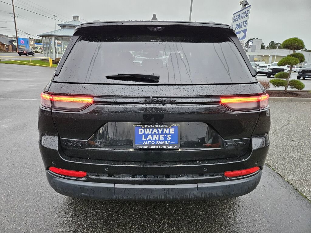 Used 2023 Jeep Grand Cherokee Limited w/ Luxury Tech Group II image 4