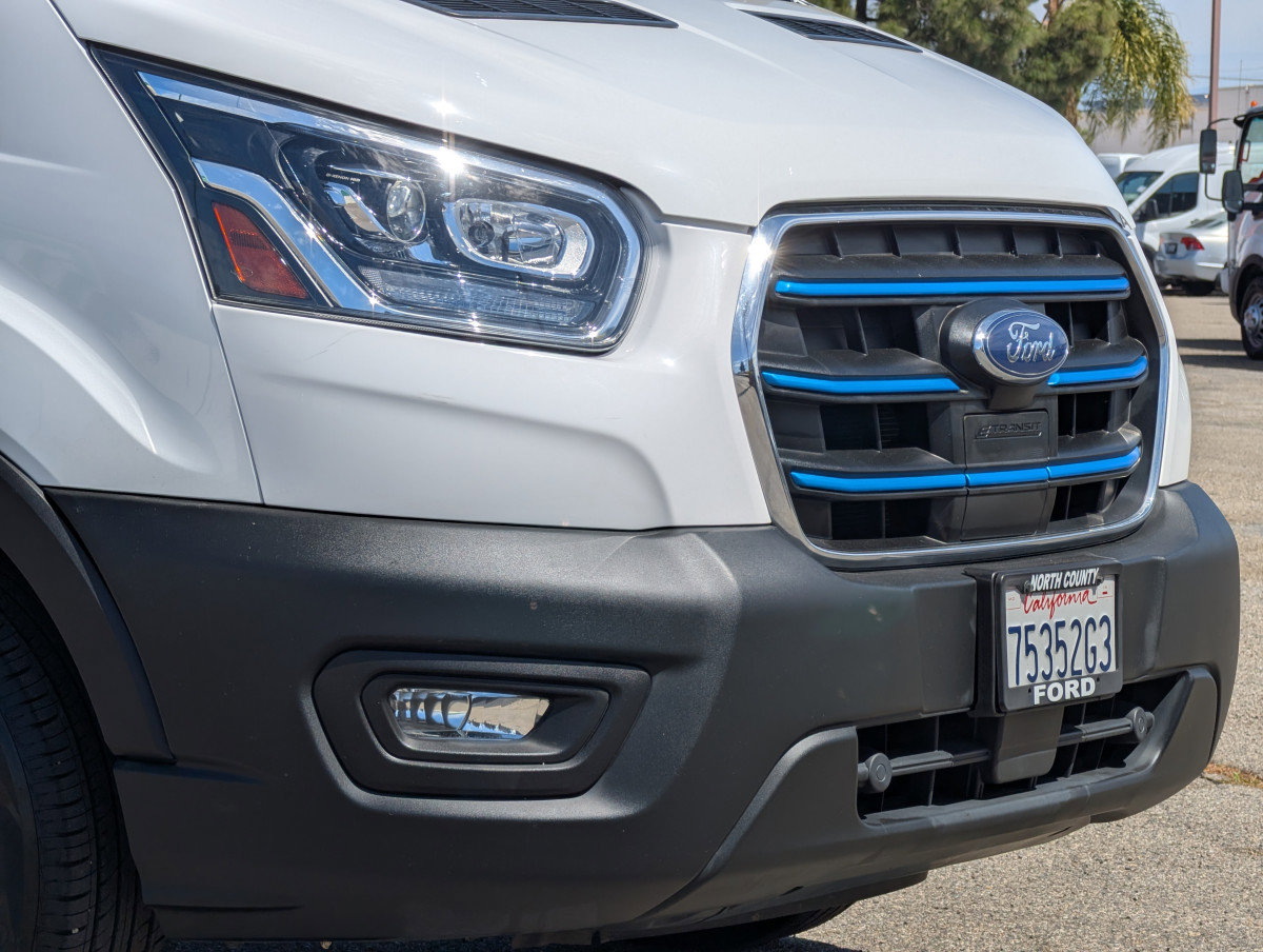 Used 2023 Ford E-Transit 148 High Roof image 2