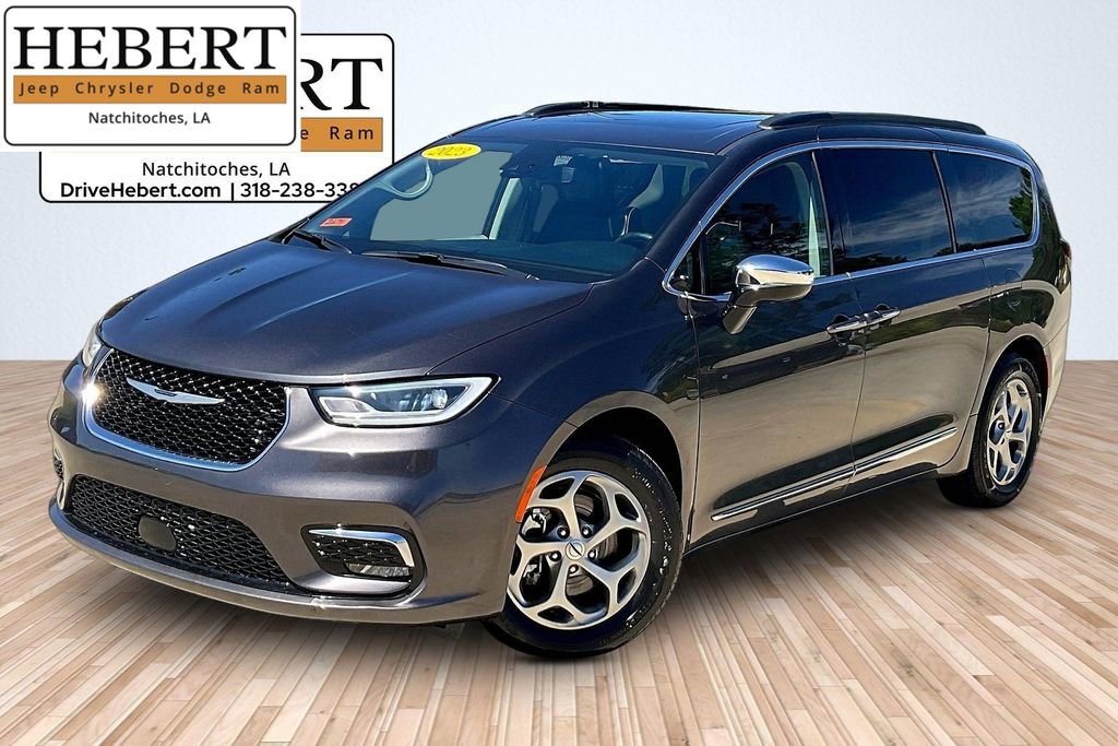 Used 2023 Chrysler Pacifica Limited FWD image 1