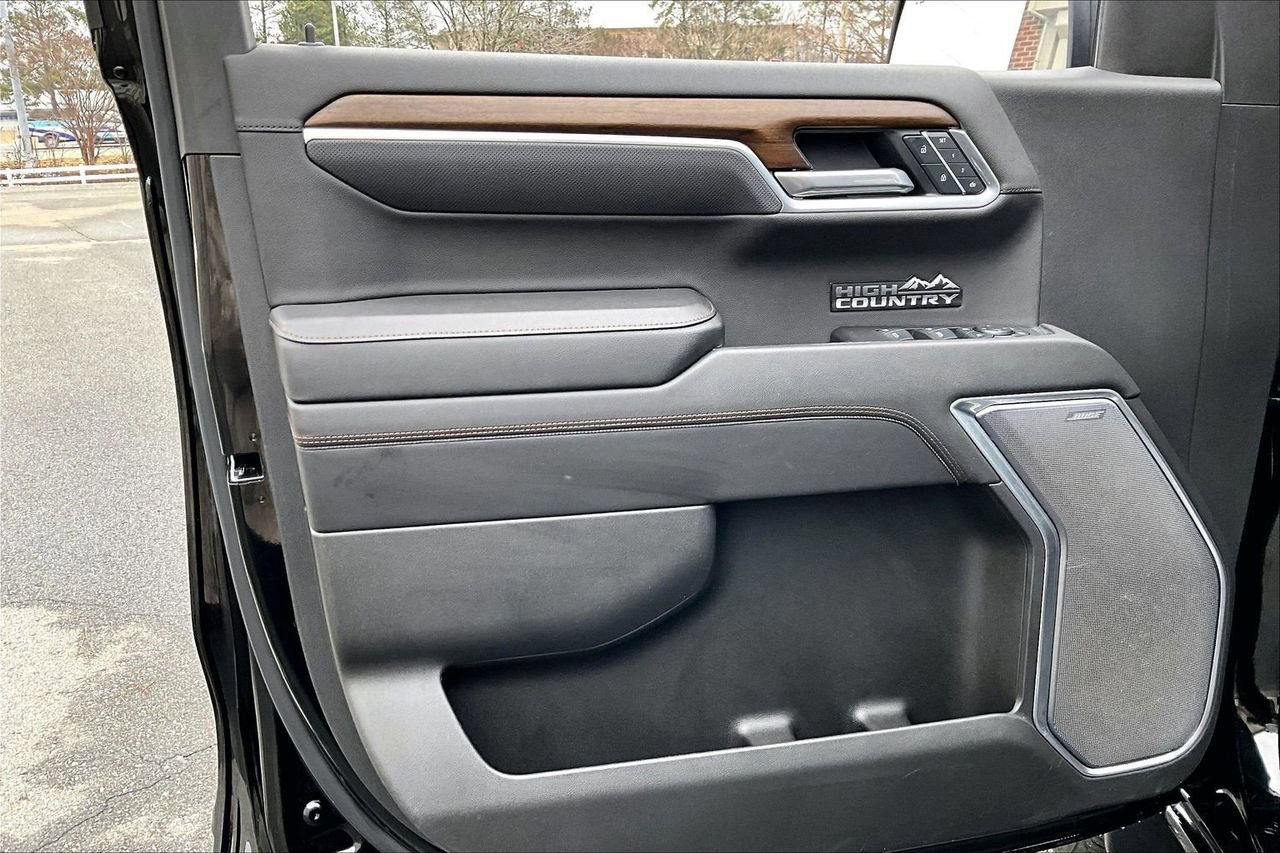 Used 2025 Chevrolet Silverado 1500 High Country w/ Midnight Edition image 27