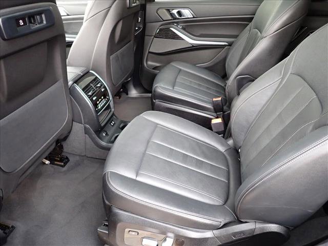 Used 2022 BMW X7 xDrive40i w/ M Sport Package image 11