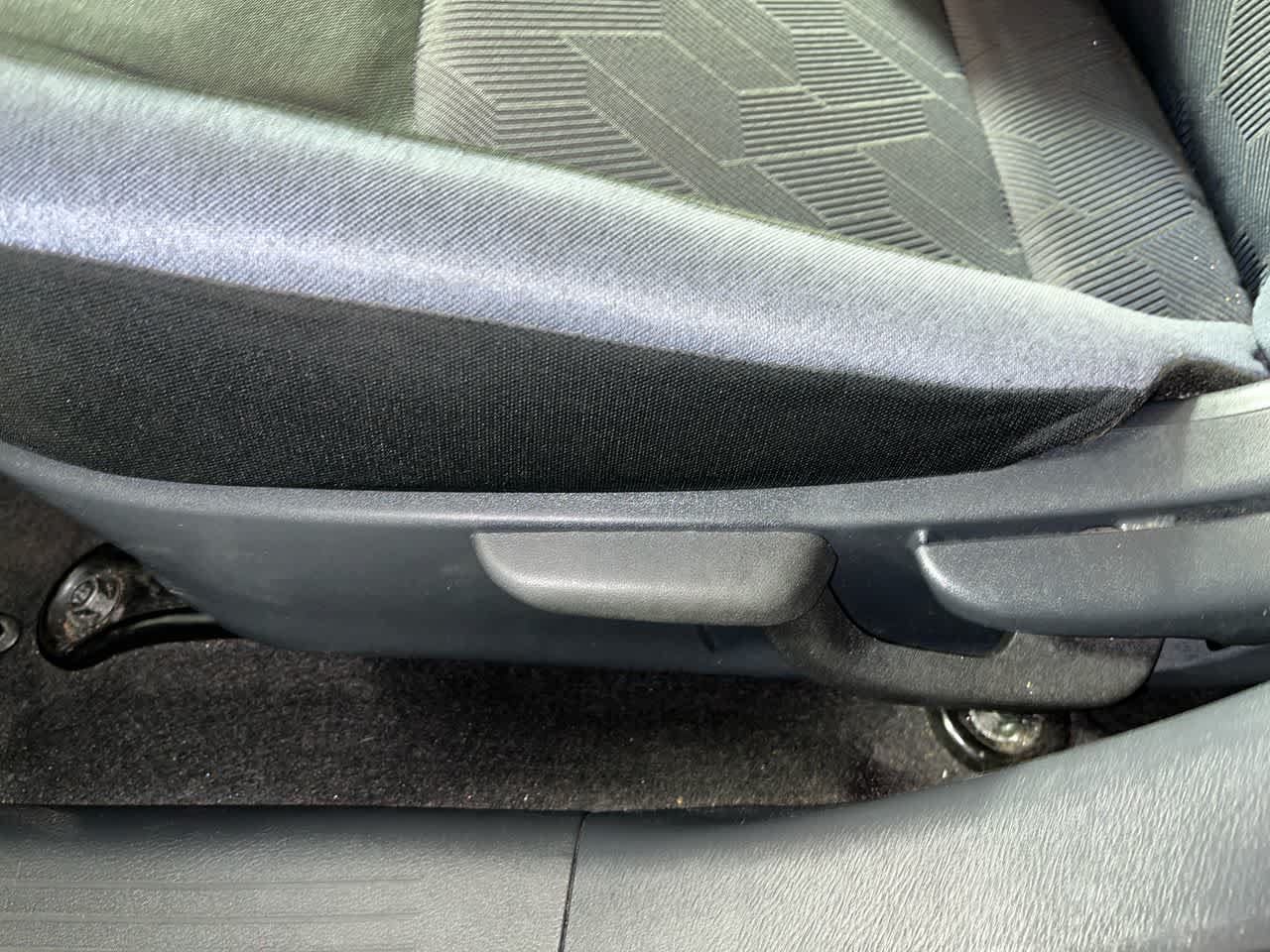 Used 2025 Nissan Versa SV FWD image 14
