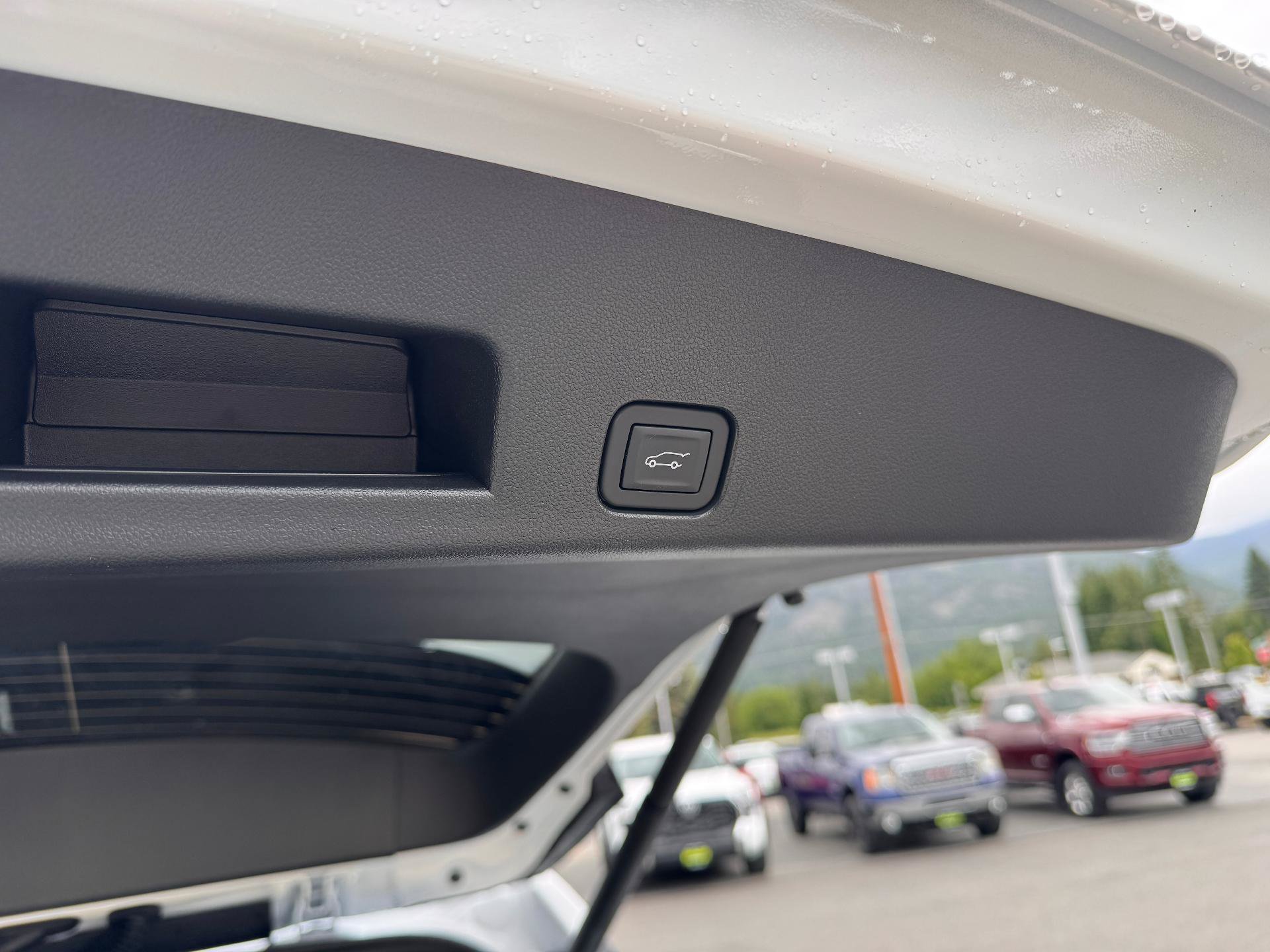 New 2026 Chevrolet Traverse LT w/ Sun and Wheel Package AWD/4WD image 19