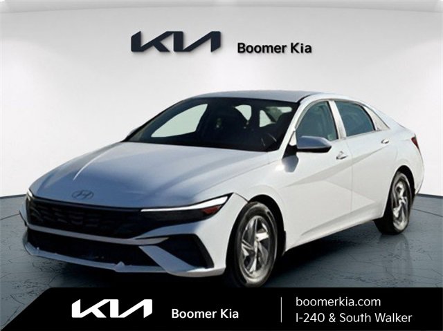 Used 2025 Hyundai Elantra SE