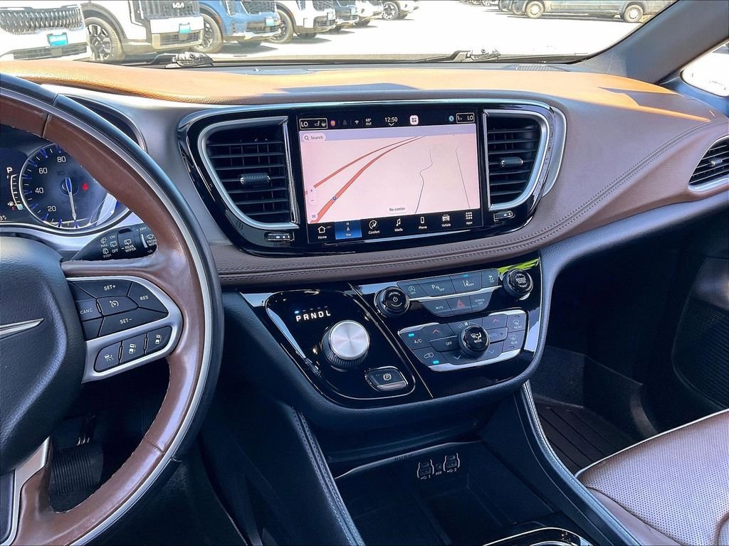 Used 2021 Chrysler Pacifica Limited AWD/4WD image 18