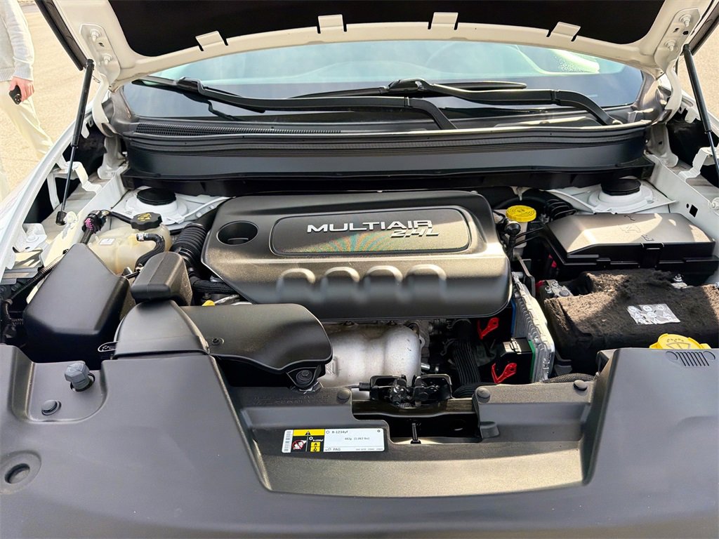 Used 2017 Jeep Cherokee Sport image 28