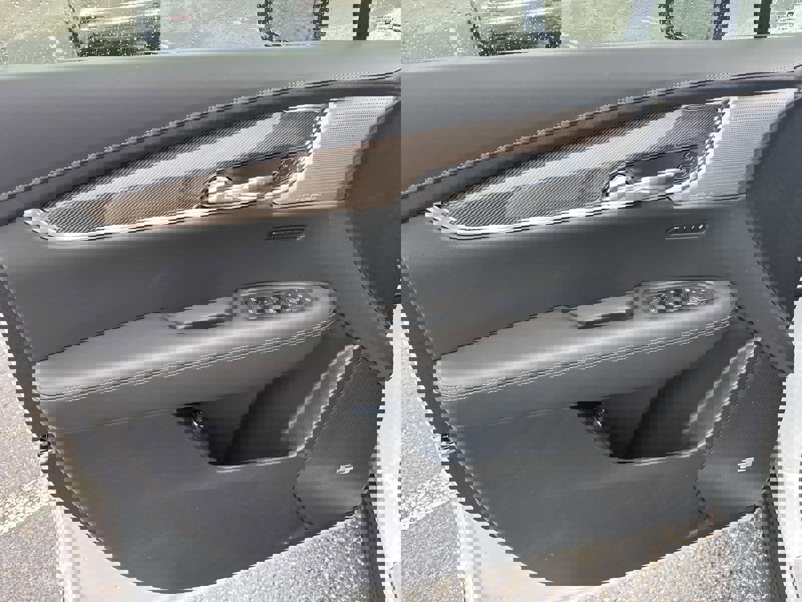 New 2025 Cadillac XT6 Premium Luxury w/ Platinum Package image 16