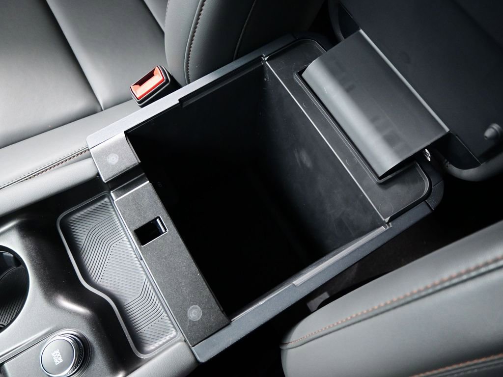 Used 2025 Ford Explorer Active w/ Active Comfort Package image 27