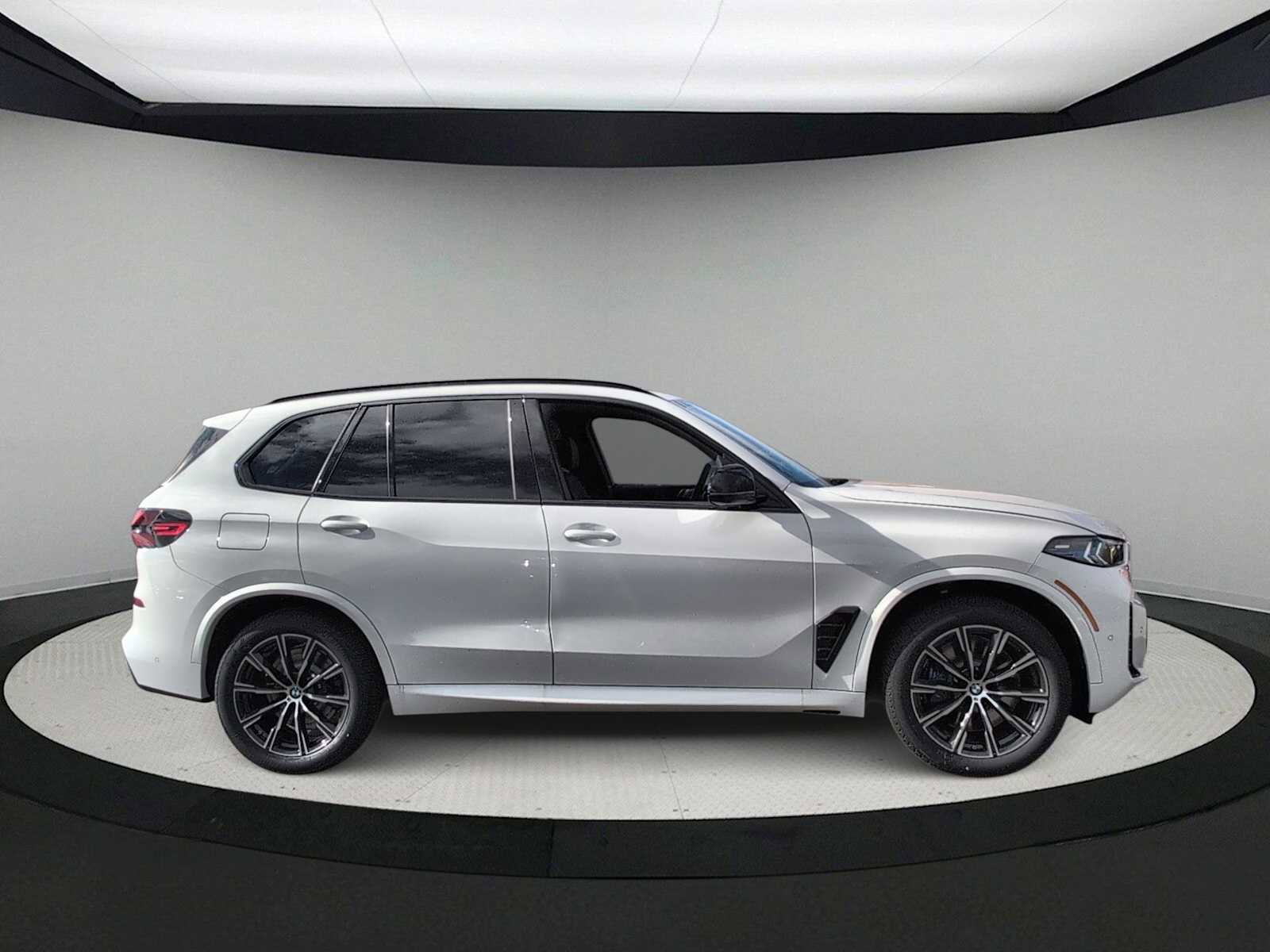 New 2026 BMW X5 M60i w/ Climate Comfort Package image 9
