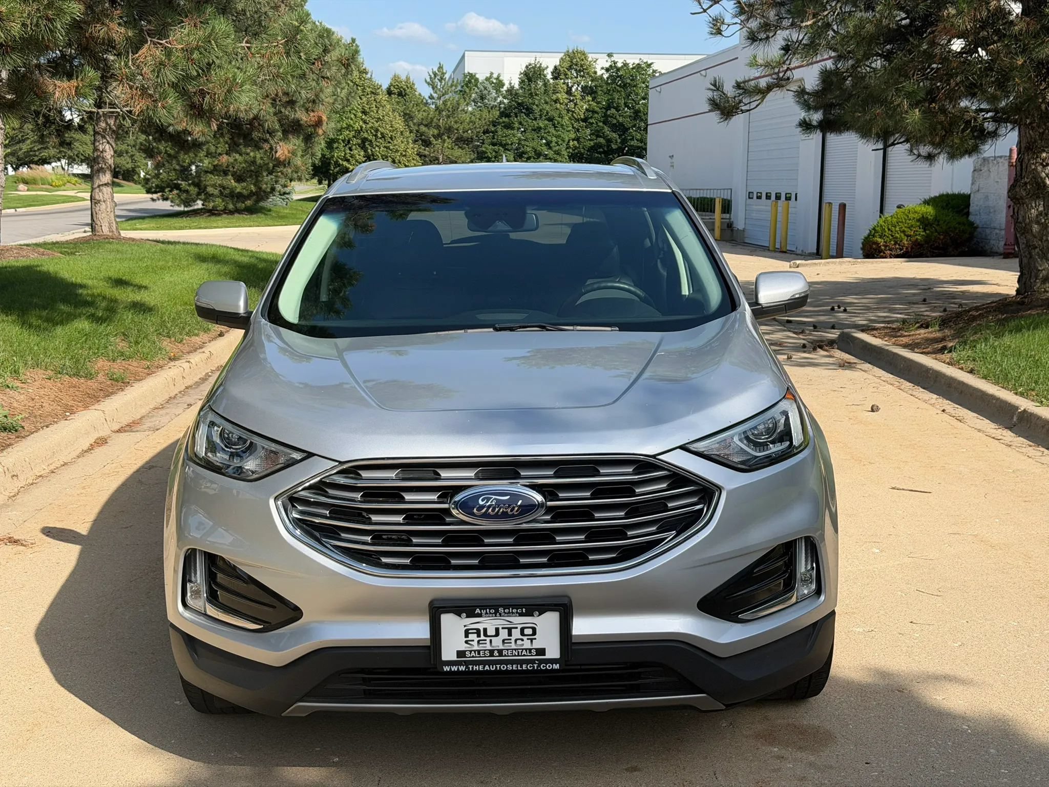 Used 2019 Ford Edge SEL w/ Equipment Group 201A AWD/4WD image 2