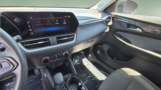 Used 2024 Chevrolet TrailBlazer LS FWD image 24