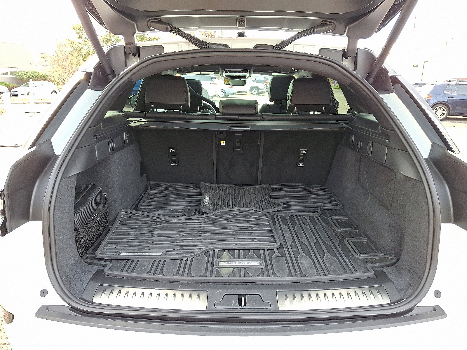 Used 2026 Land Rover Range Rover Velar Dynamic SE image 28