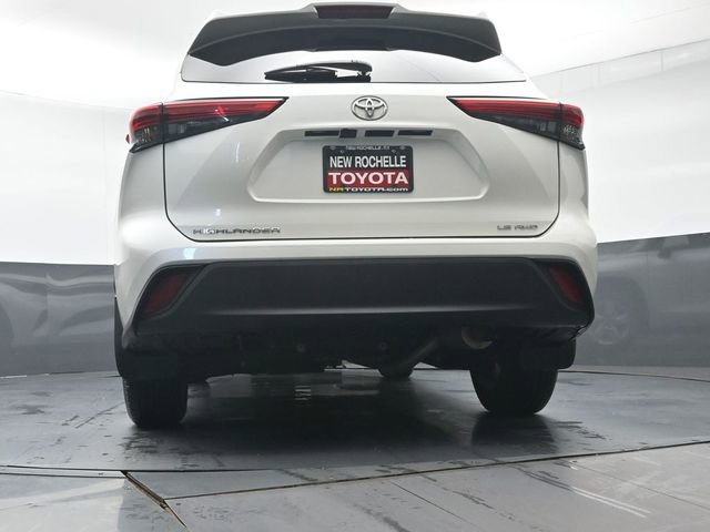 Used 2021 Toyota Highlander LE AWD/4WD image 31