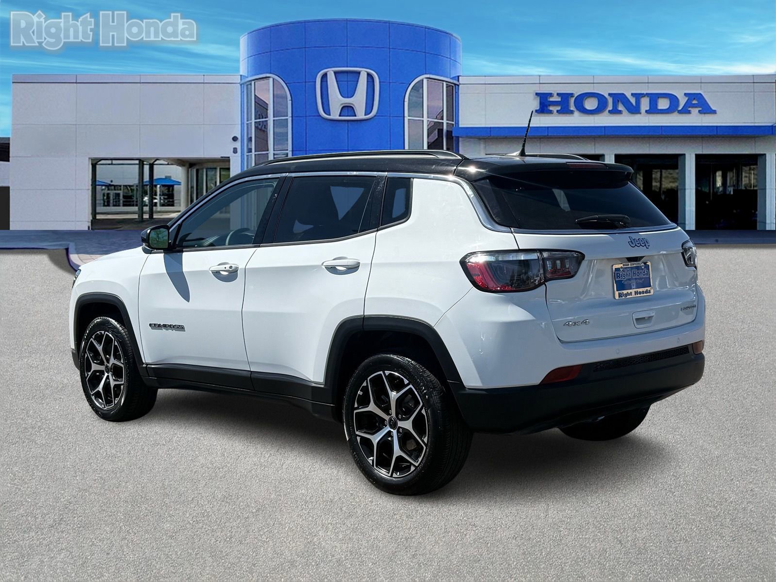 Used 2025 Jeep Compass Limited image 4