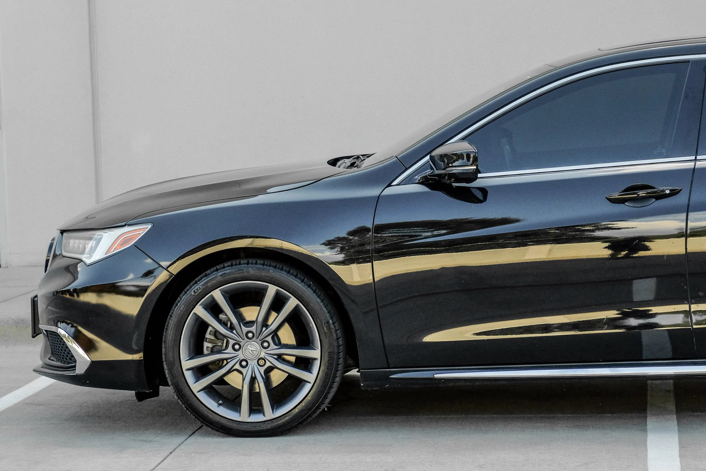 Used 2019 Acura TLX w/ Technology Package FWD image 18