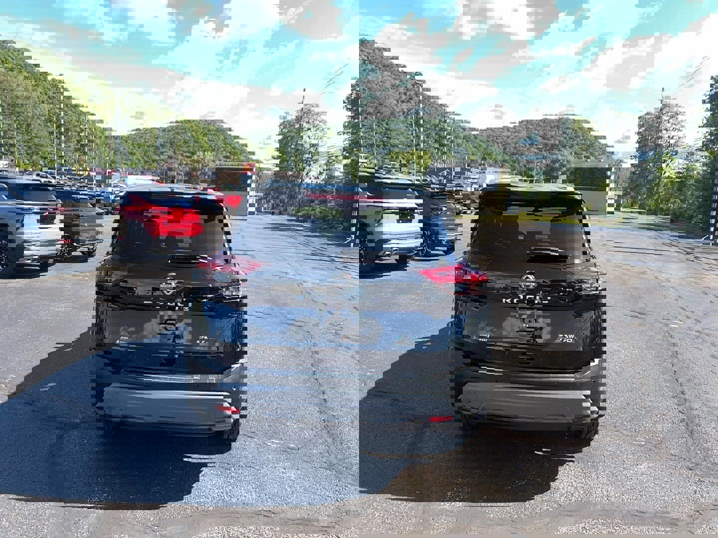 Used 2022 Nissan Rogue SV w/ SV Premium Package image 6