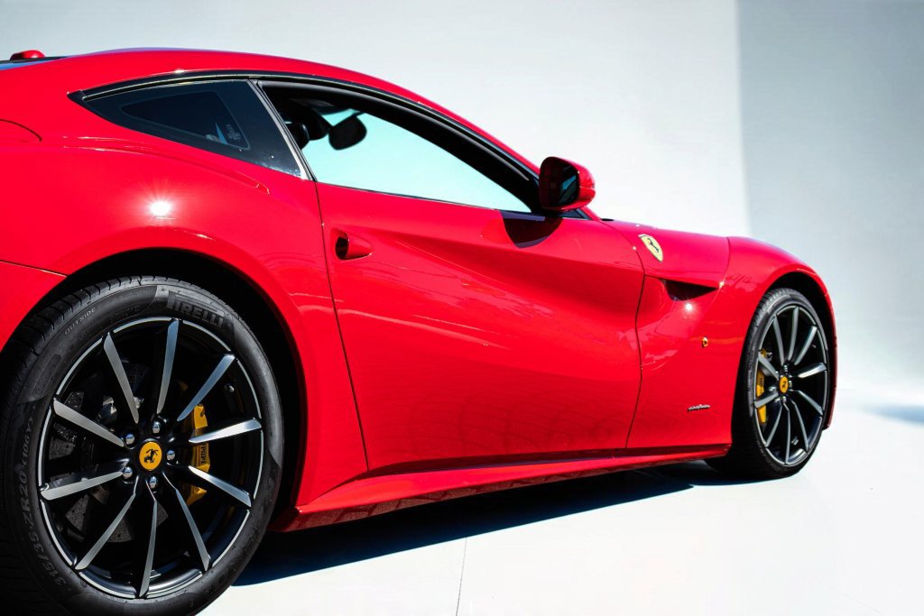 Used 2014 Ferrari F12 Berlinetta RWD image 19