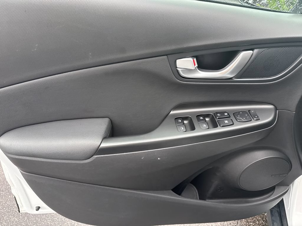 Certified 2023 Hyundai Kona Limited AWD/4WD image 9
