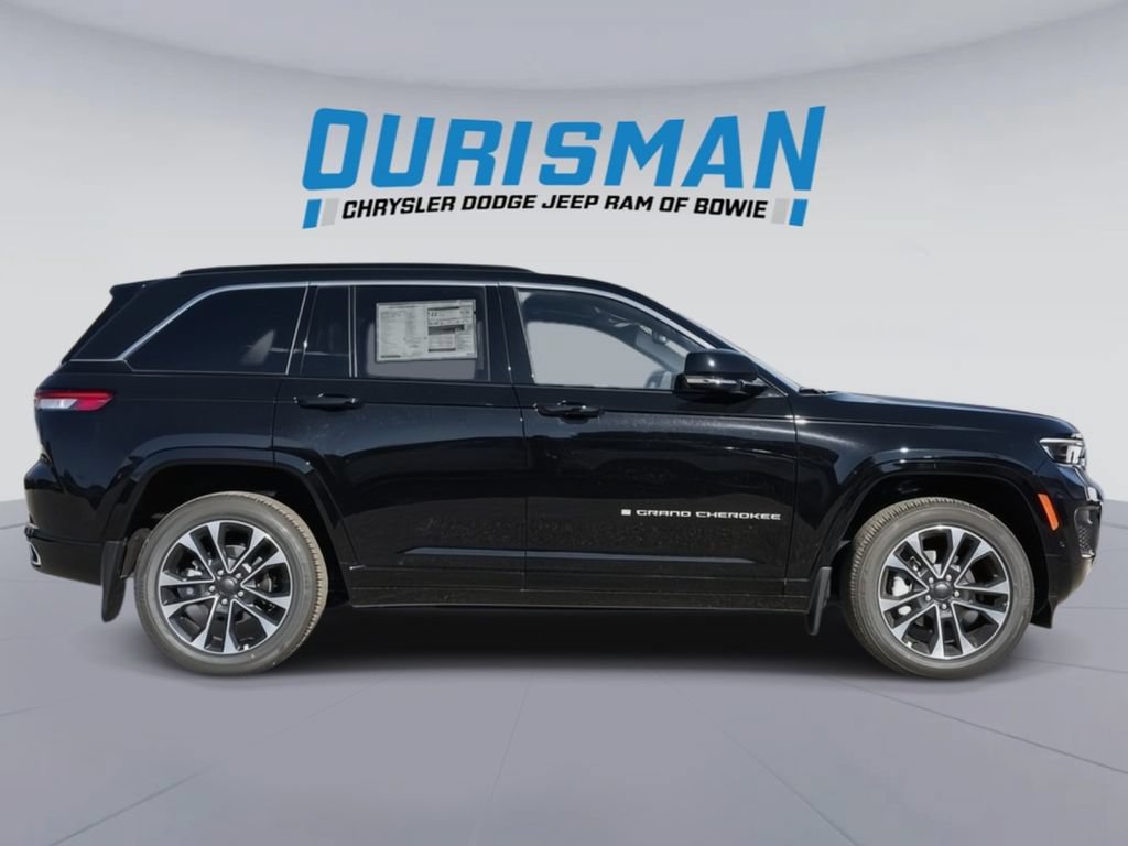 New 2025 Jeep Grand Cherokee Overland w/ Luxury Tech Group IV AWD/4WD image 3