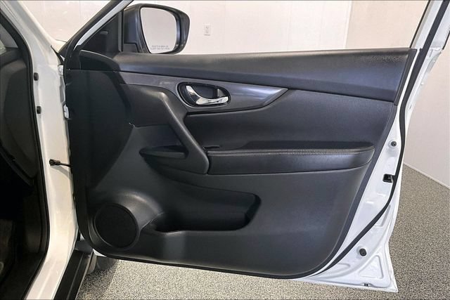 Used 2019 Nissan Rogue S FWD image 34