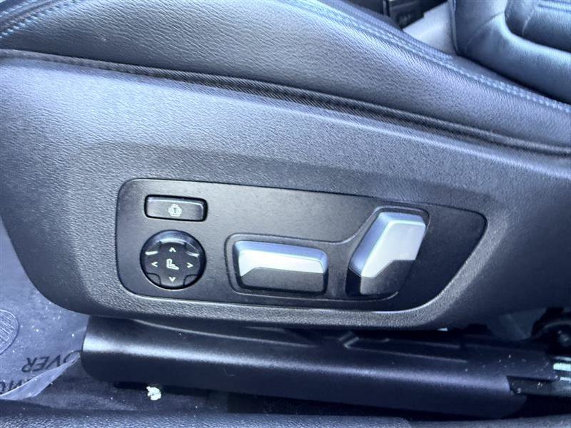 Used 2019 BMW 330i xDrive Sedan w/ M Sport Package AWD/4WD image 30