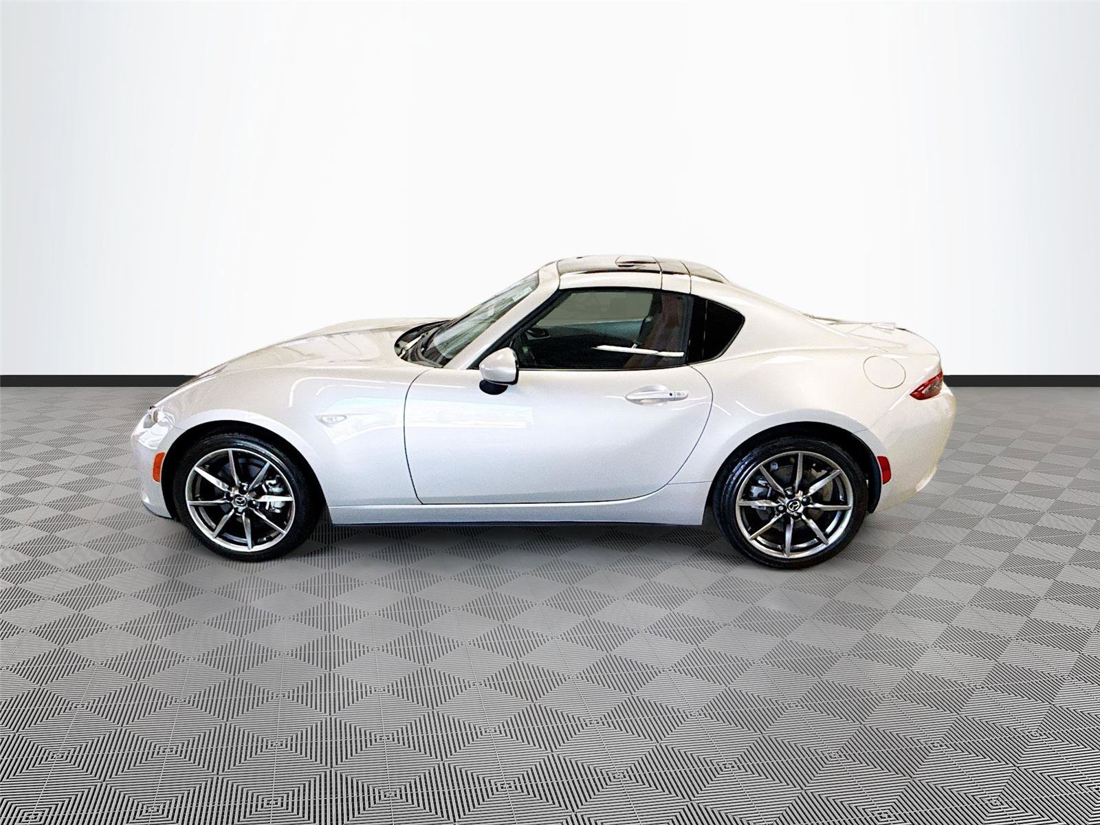 Used 2023 MAZDA MX-5 Miata Grand Touring w/ Weather Package image 4