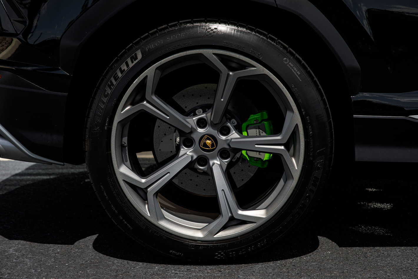 Used 2022 Lamborghini Urus AWD/4WD image 19