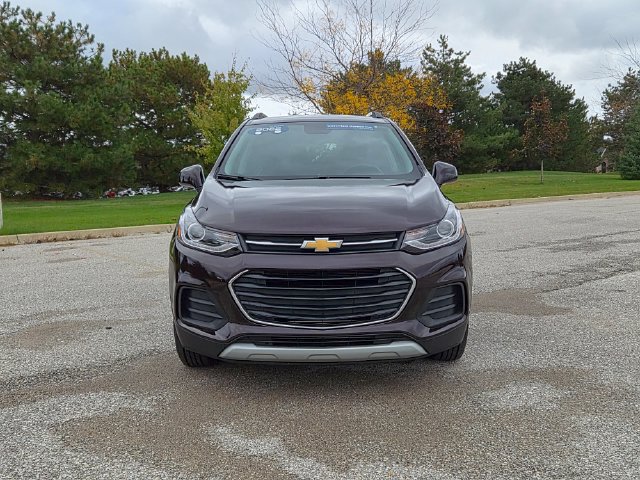 Certified 2022 Chevrolet Trax LT w/ LT Convenience Package AWD/4WD image 2
