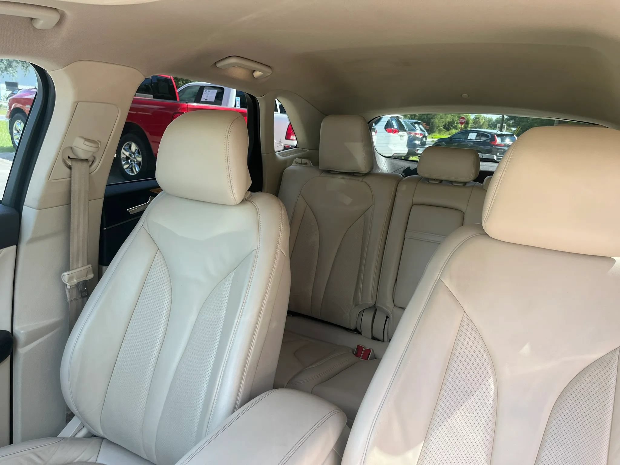 Used 2015 Lincoln MKC FWD w/ Equipment Group 101A Select image 11