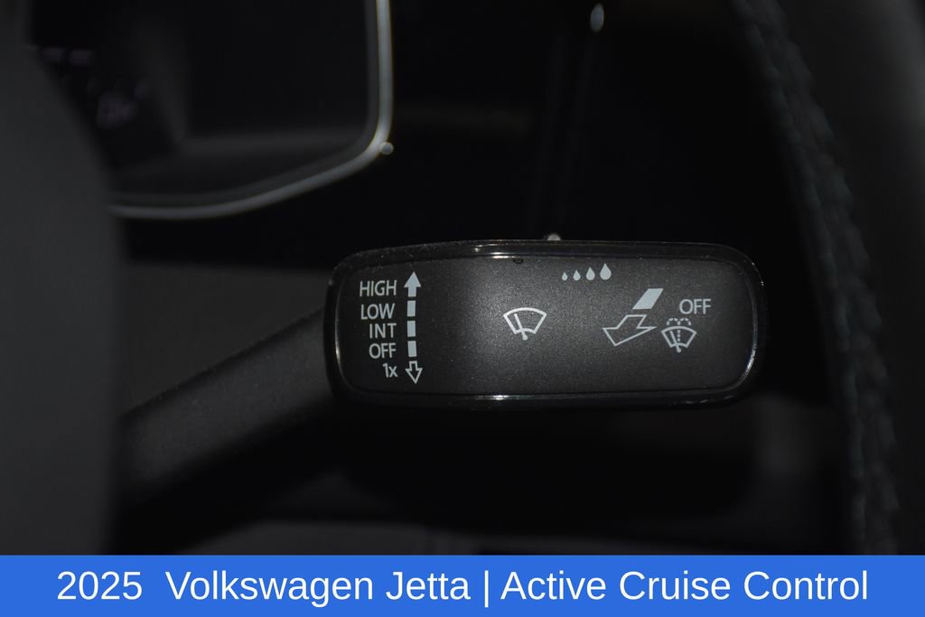 Used 2025 Volkswagen Jetta Sport image 13