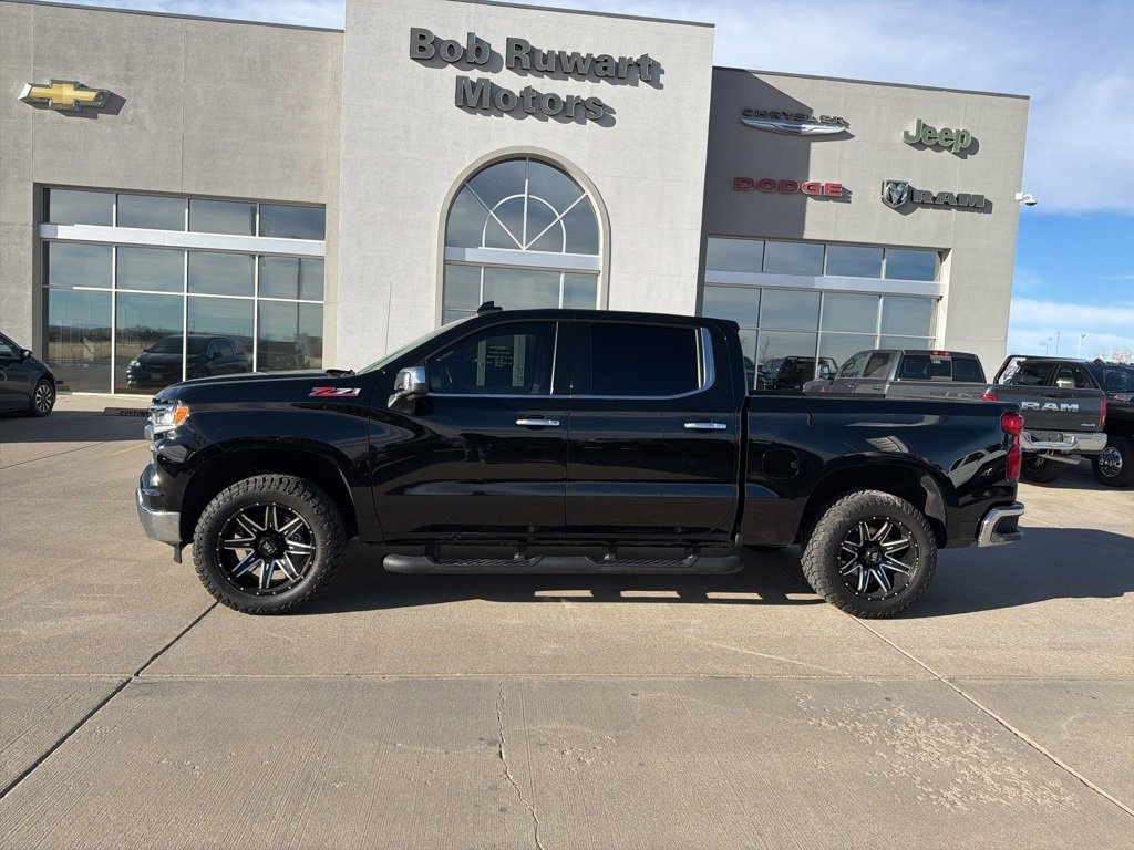 Used 2024 Chevrolet Silverado 1500 LTZ w/ Z71 Off-Road Package image 2