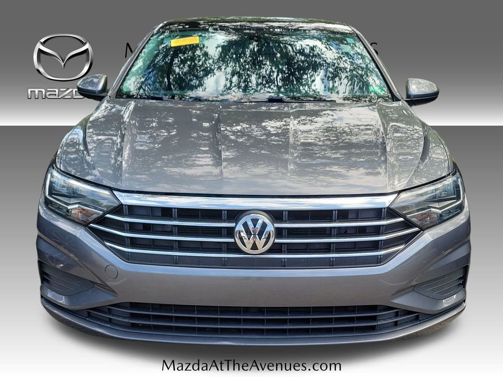 Used 2019 Volkswagen Jetta SE w/ Cold Weather Package FWD image 4