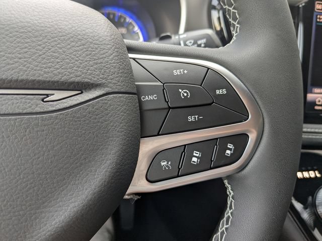 New 2027 Chrysler Pacifica Select FWD image 15