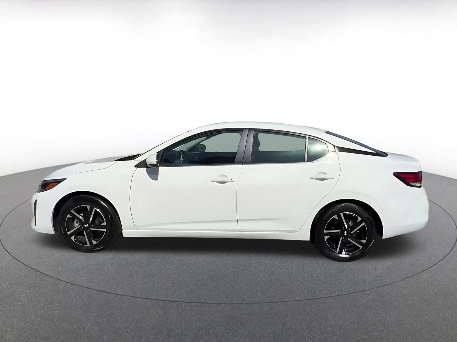 Used 2025 Nissan Sentra SV FWD image 8