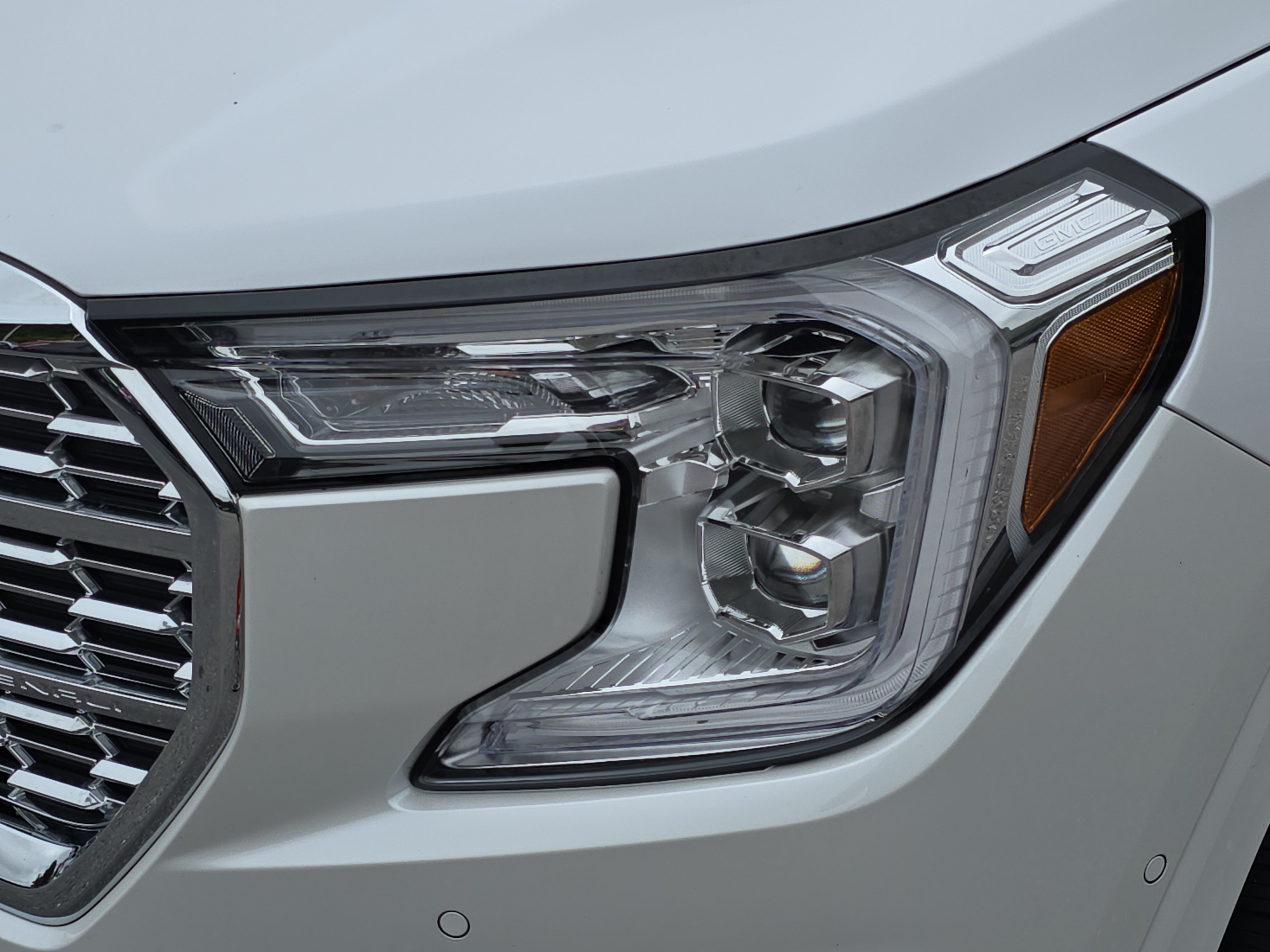 Used 2024 GMC Terrain Denali w/ Denali Premium Package AWD/4WD image 32