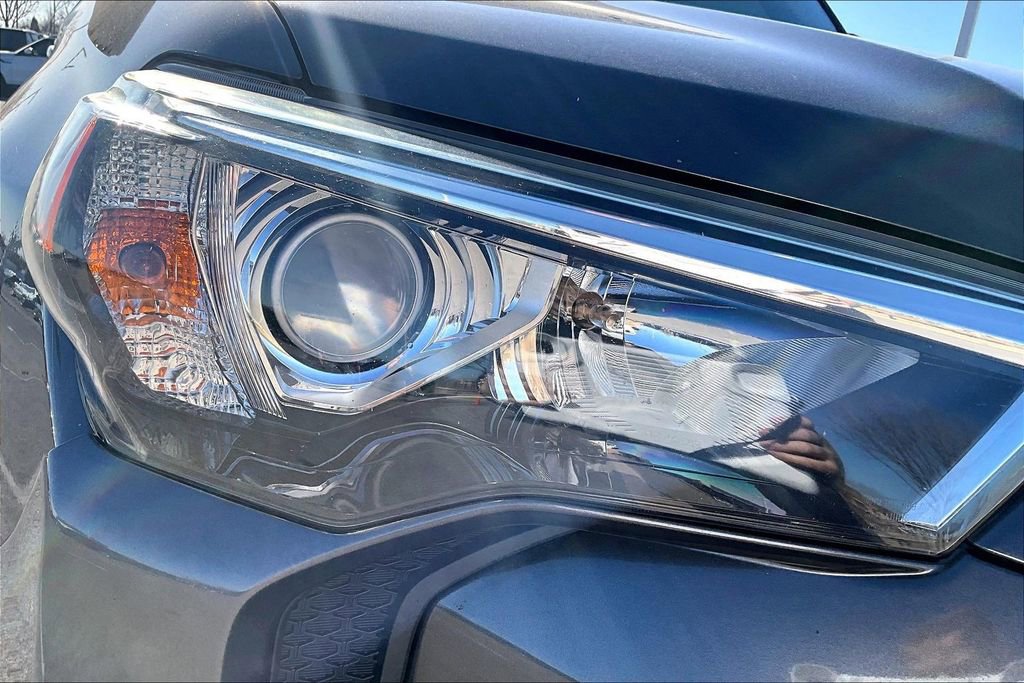 Used 2016 Toyota 4Runner SR5 image 31