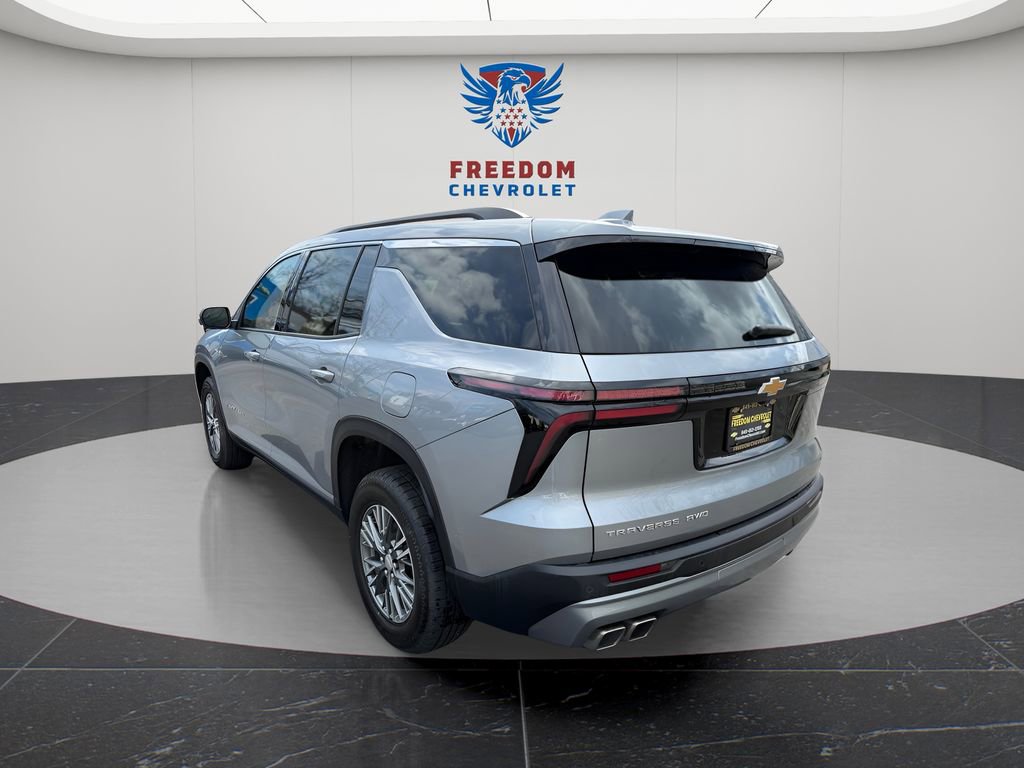 Used 2024 Chevrolet Traverse LT AWD/4WD image 5