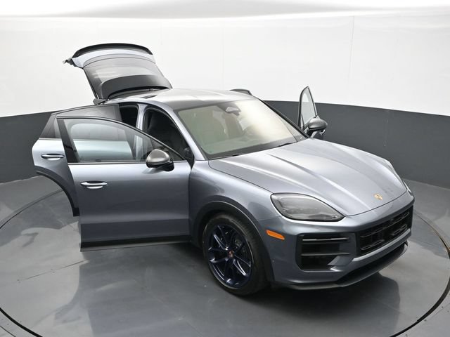 New 2026 Porsche Cayenne Turbo GT AWD/4WD image 33